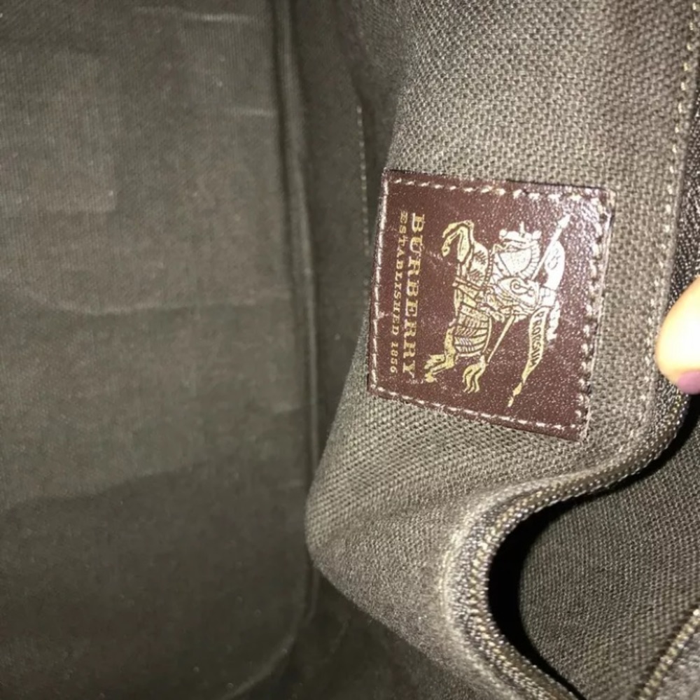 Used Burberry handbag authentic - Picture 6 of 8
